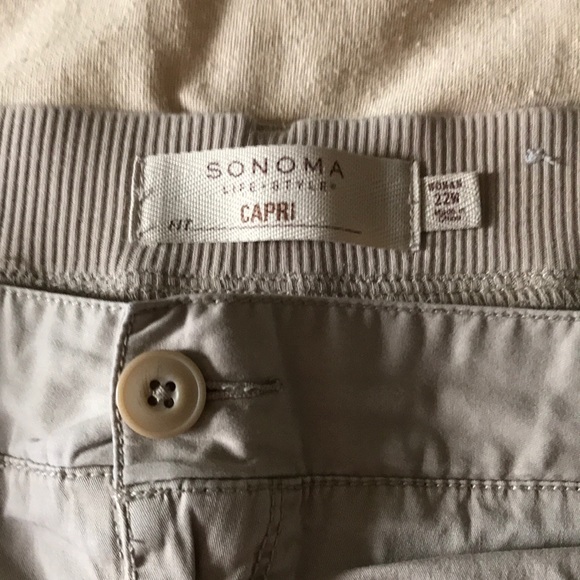 Super Cute Capri Pants Beige - Picture 3 of 3